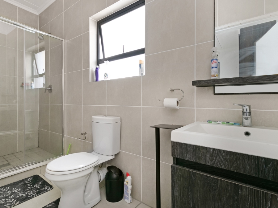 1 Bedroom Property for Sale in Sandown Western Cape